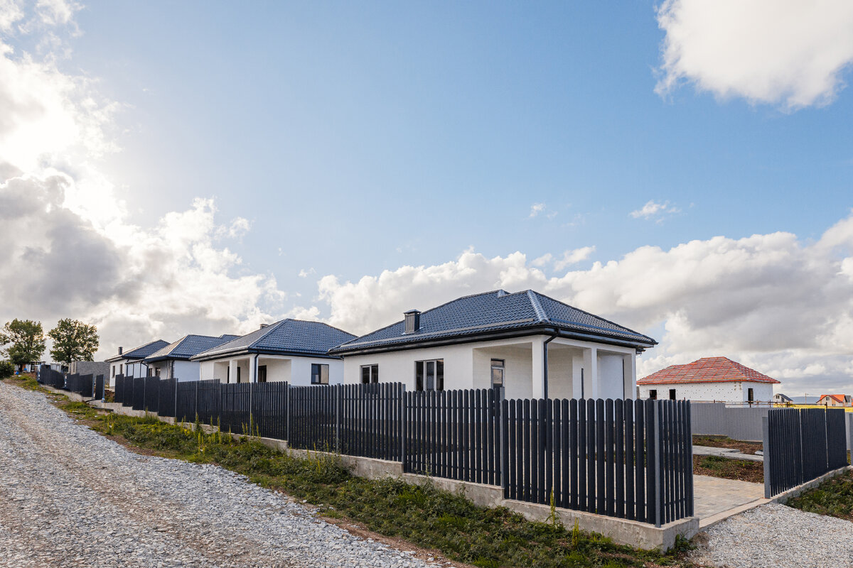 Жк "Просторный" Телефоны:+7 (800) 234-26-05 (звонок по России бесплатный)                       +7 (918) 050-11-00 