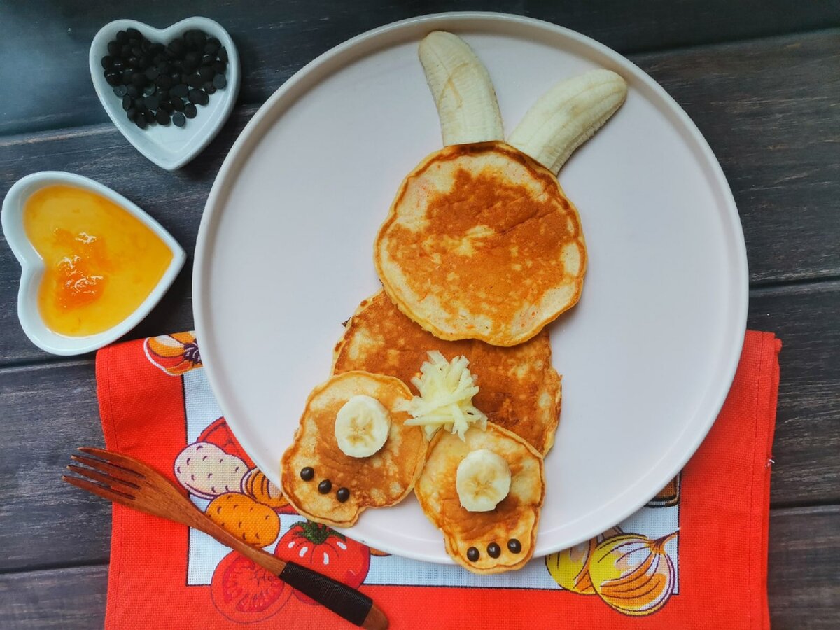 Морковные панкейки «Пасхальный кролик»