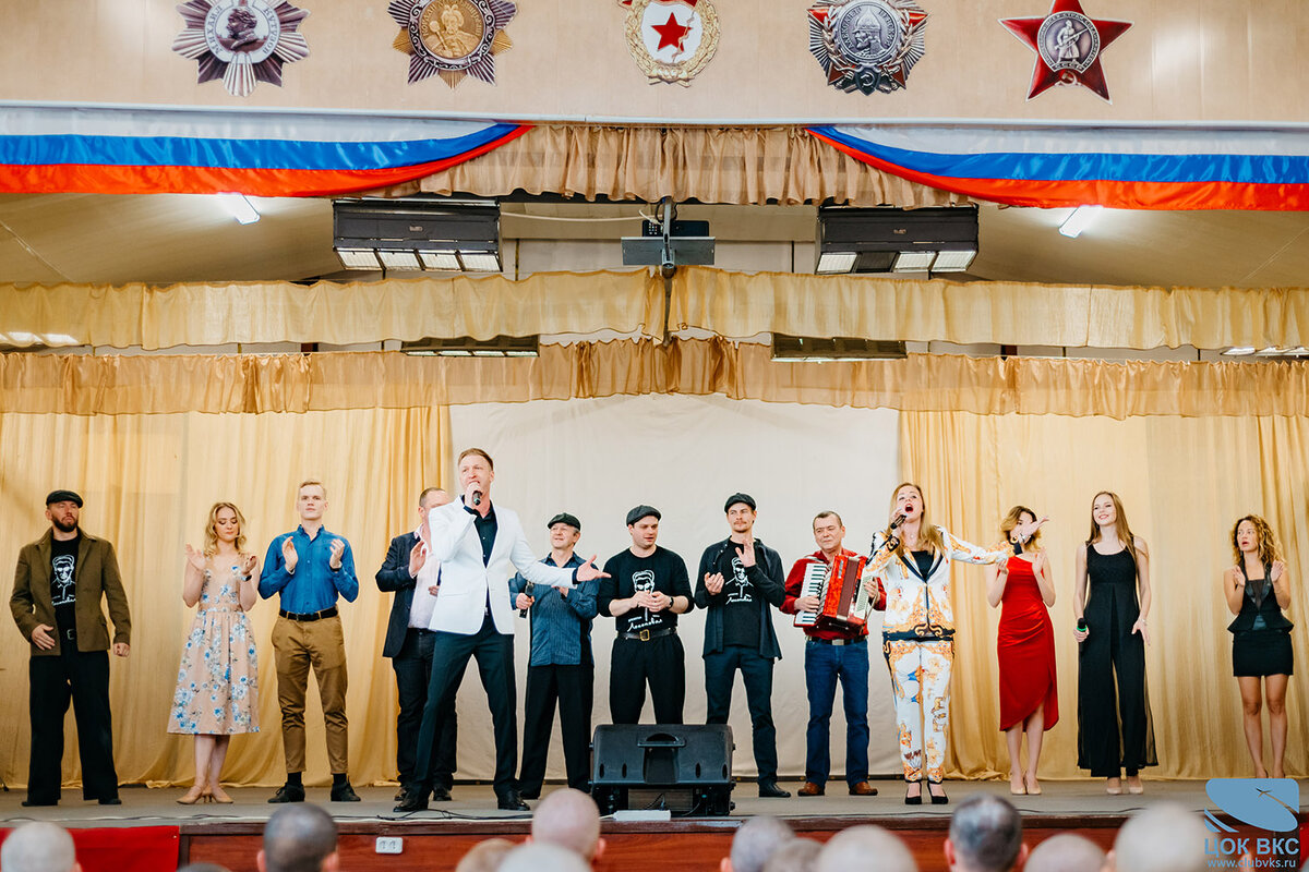 Творческая группа ЦОК ВКС выступила перед участниками Парада Победы на Красной площади