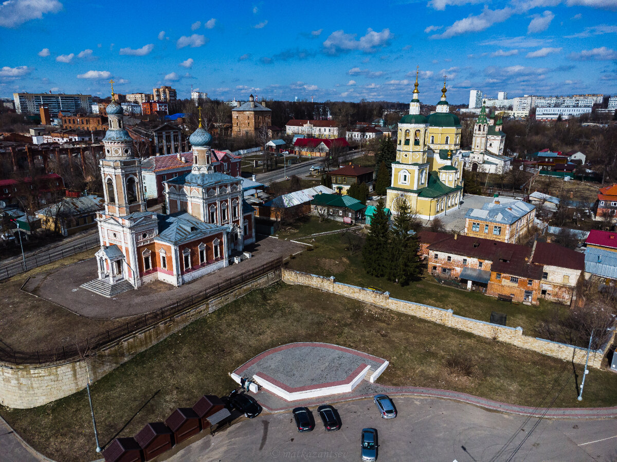 Вид с дрона, рядом со смотровой площадкой на Красной Горе