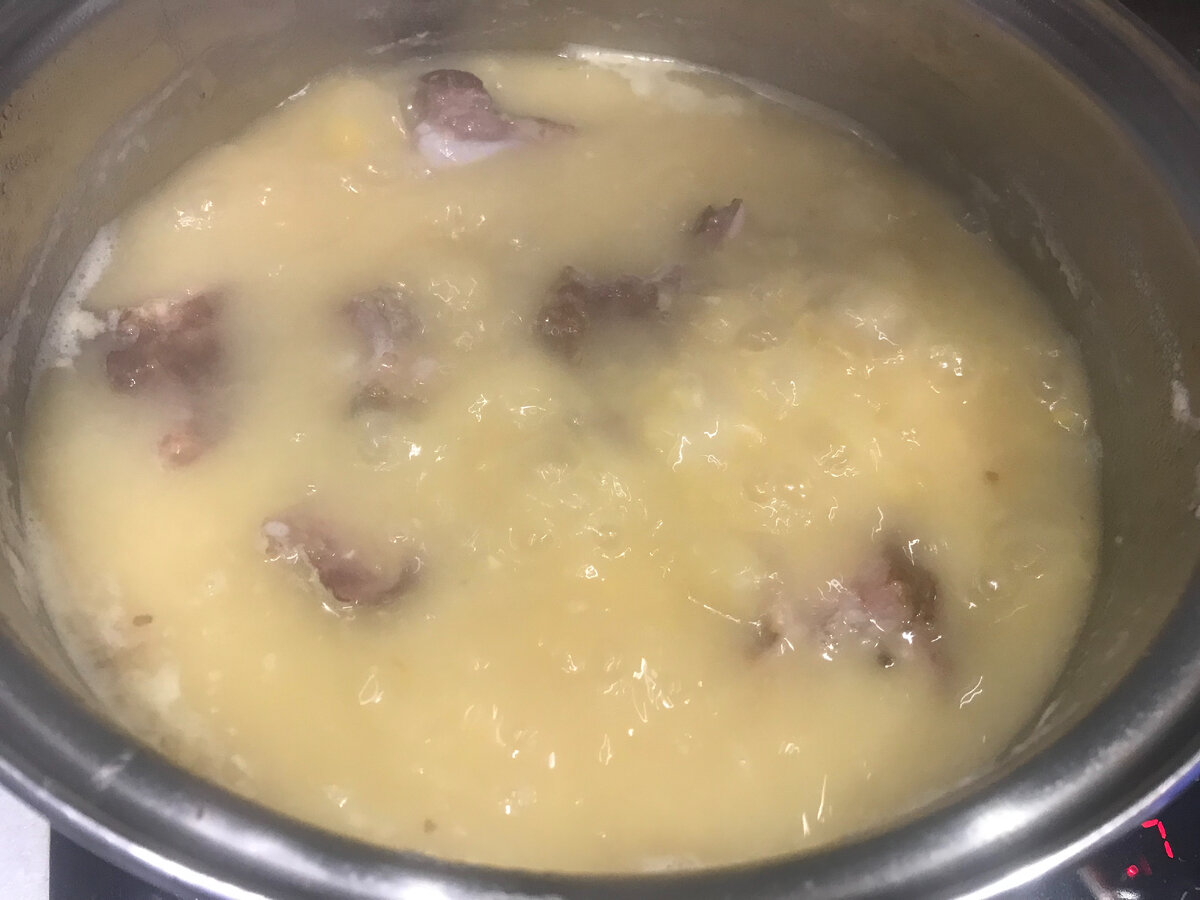 Рецепт горохового супа с копчеными ребрышками: легкий и сытный вариант