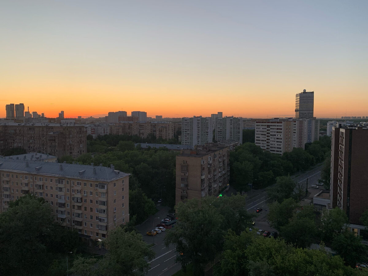 3 часа утра. Москва. 