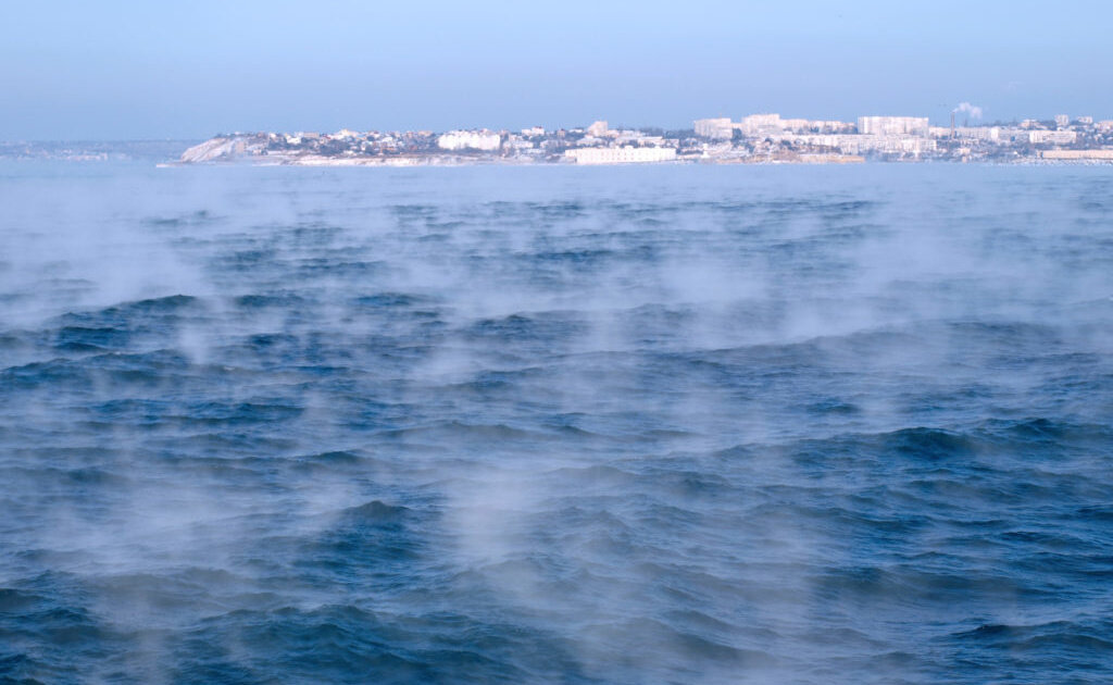 Океан становится теплее. Море закипело. Бурление воды на море. Бурление в море. Кипящее море.