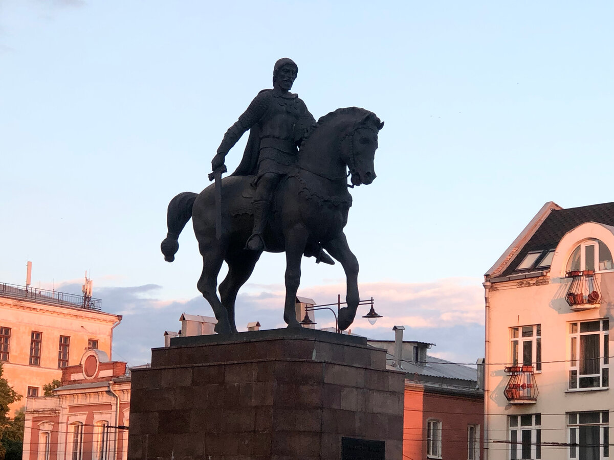 Памятник князю Олегу Рязанскому