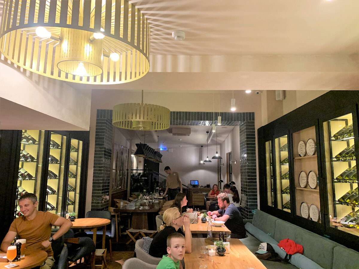 Интерьер ресторана Lucky Duck