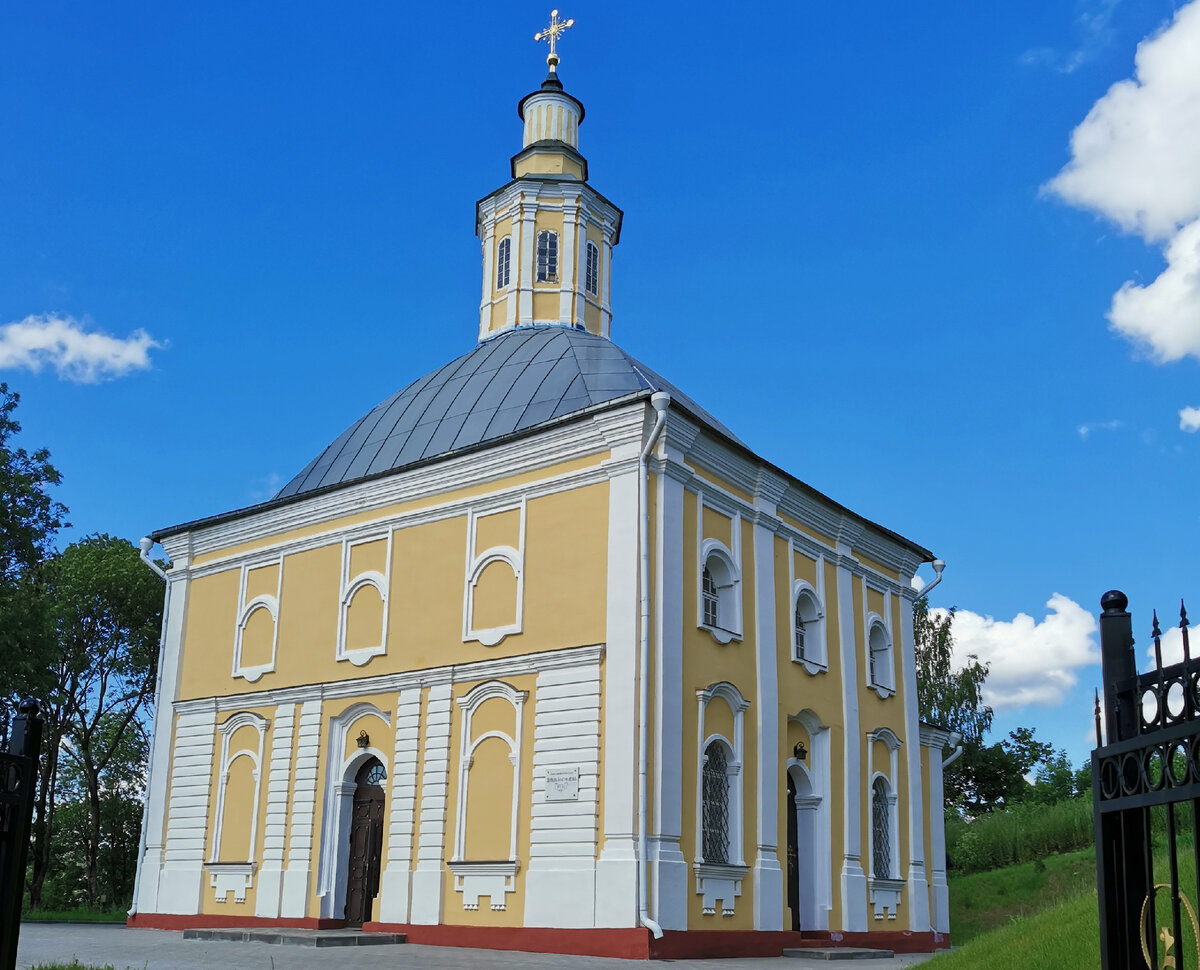 Экскурсии по России. СМОЛЕНСК КУПЕЧЕСКИЙ. Старинные дома и храмы,  возведенные именитыми купцами. | Экскурсии по Смоленску | Дзен