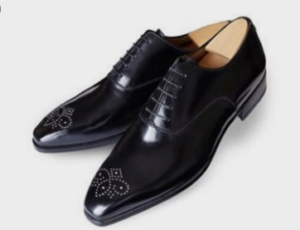 9. ОБУВЬ AUBERCY DIAMOND – 4510 долларов.