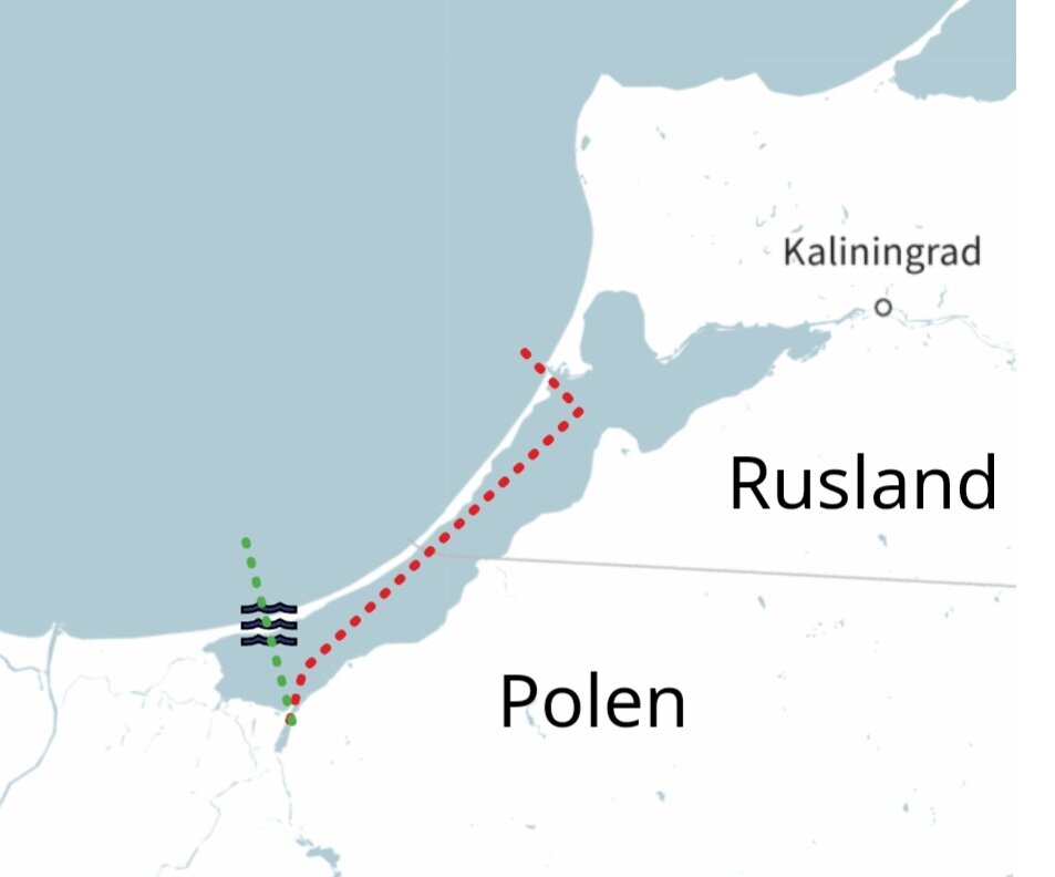 Красный цвет - старый маршрут, зелёный цвет - новый маршрут.