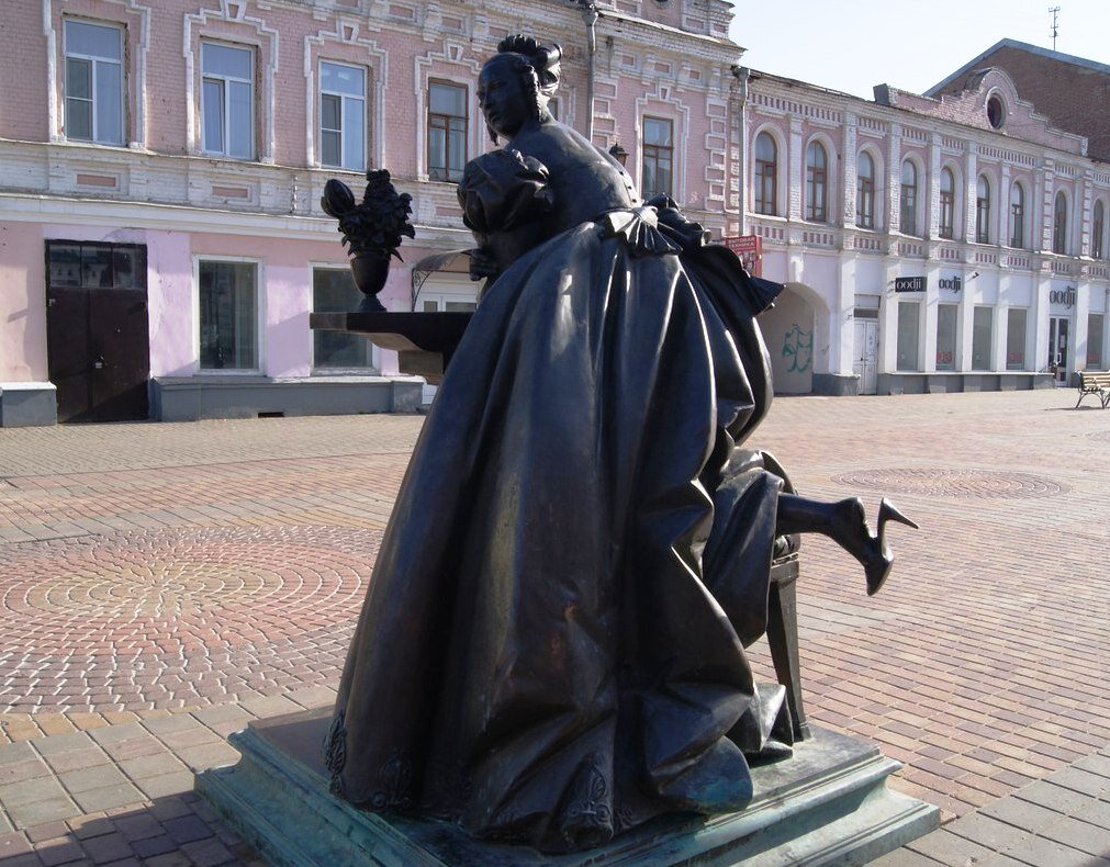 Памятник тамбовской казначейше