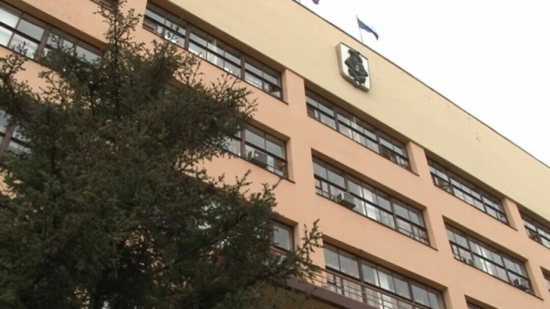     Одному из самых богатых парламентариев Геннадию Мальцеву 67 лет. Повестку ему не приносили, поэтому он решил идти в военкомат сам.