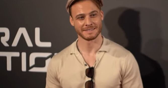 Керем Бюрсин опубликовал свой новый проект и стал горячей темой в ...