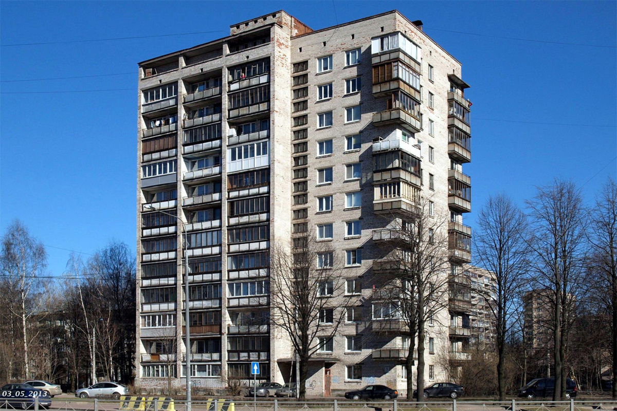 Брежневка нижний новгород. Пискаревский проспект 9. Пискаревский проспект 1970 х. Брежневка пятиэтажка кирпичная. Брежневка 5 этажка.