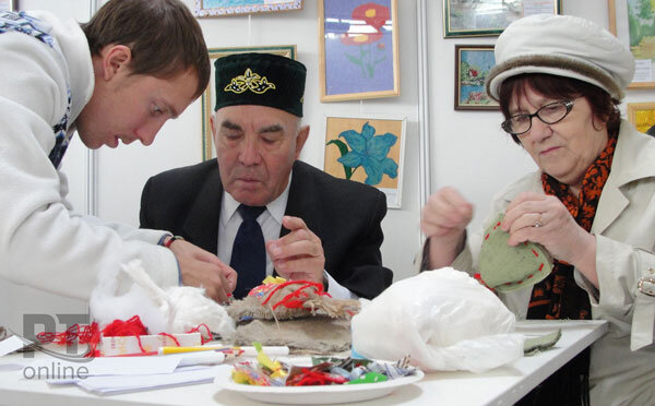 В Декаду пожилых людей тысячи пенсионеров получили возможность бесплатно заниматься делом, к которому лежит душа (фото Фариды Якушевой)