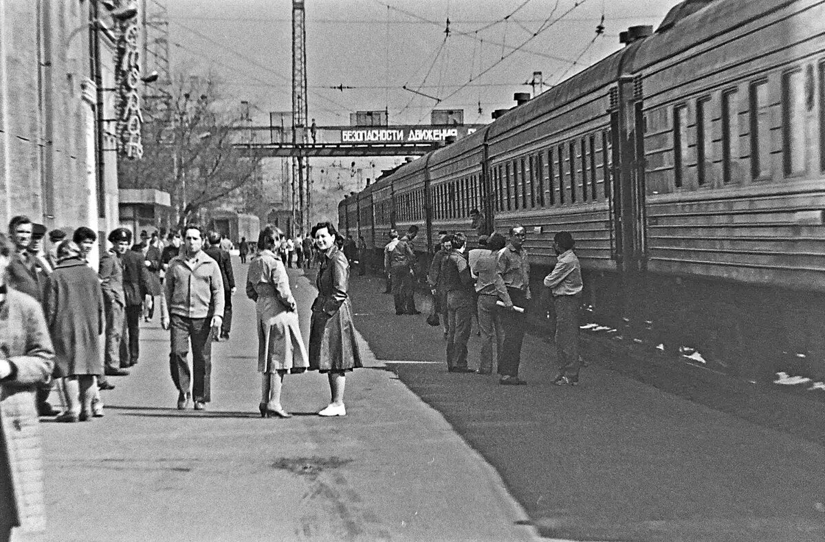 белорусский вокзал ретро