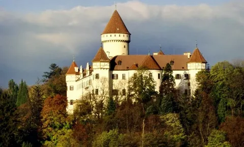 Старинный замок "Конопиште".