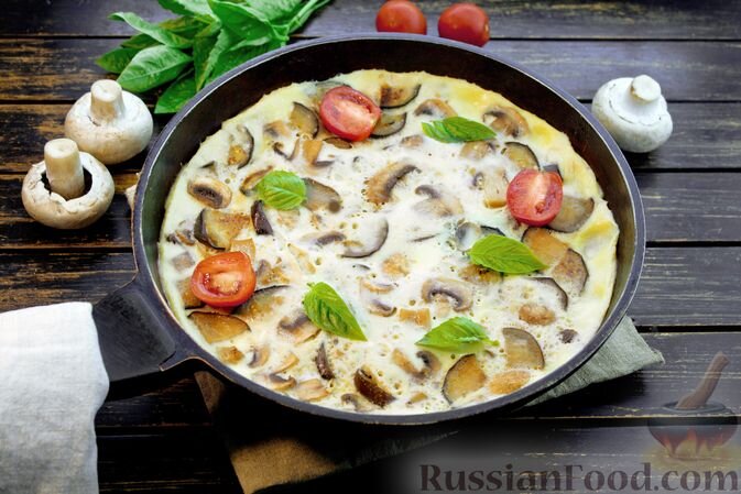 яйца, молоко, грибы шампиньоны, баклажан, масло оливковое, чеснок сушёный, соль