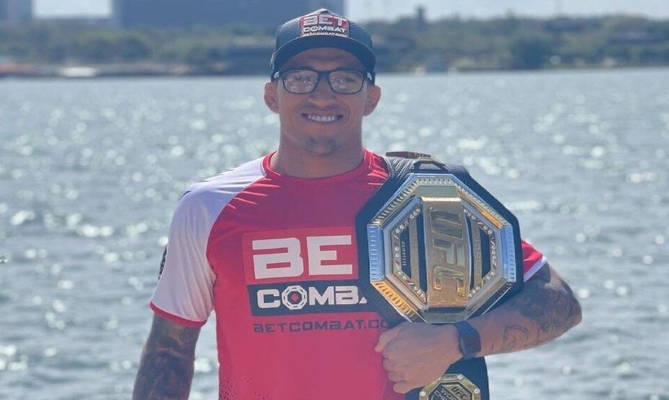     Чарльз Оливейра стал чемпионом UFC в мае 2021 года. Фото: Инстаграм Чарльза Оливейры