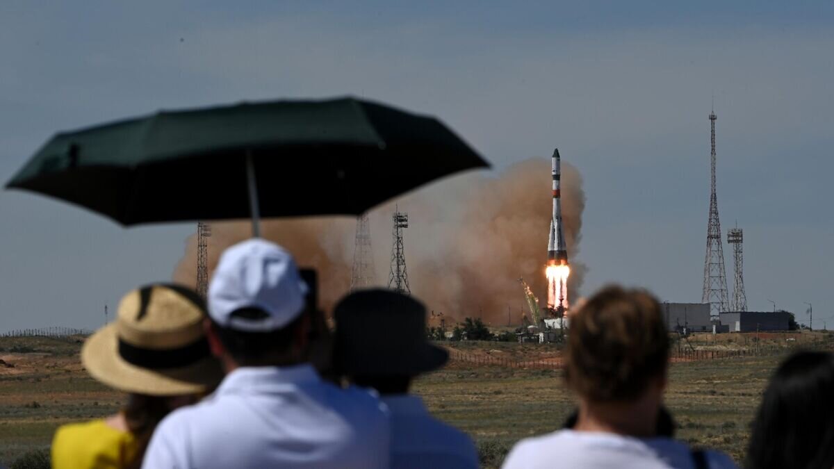    Запуск ракеты-носителя "Союз-2.1а" с транспортным грузовым кораблем "Прогресс МС-20" со стартовой площадки космодрома Байконур© РИА Новости / Григорий Сысоев
