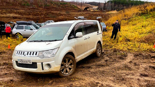 Схватка между Mitsubishi Delica и Subaru Forester. Японские разборки