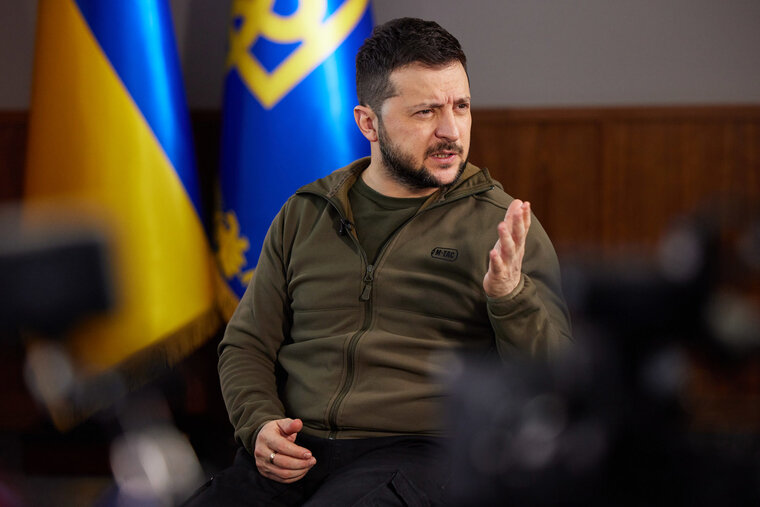   РБК-Украина передает, что перестановки в украинском правительстве продолжатся в феврале