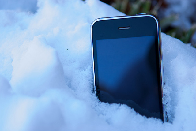 Что делать, если iPhone выключается на холоде. Очень актуально