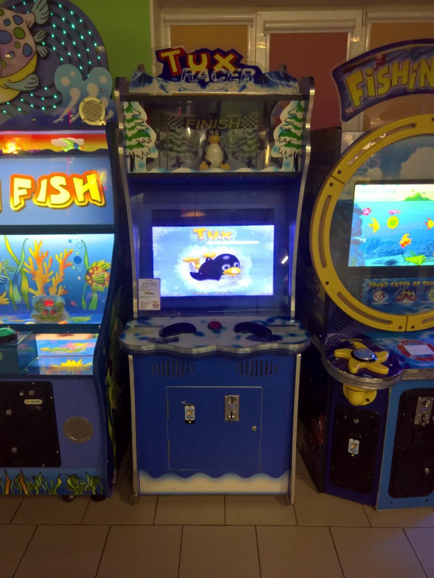 Игровой аппарат Tux Racer