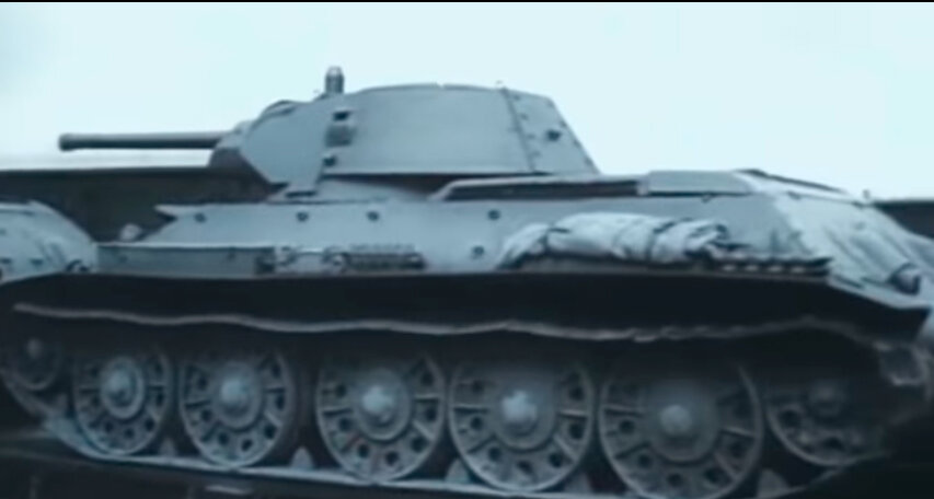 Т-34 на железнодорожной платформе