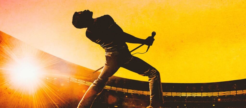 Чествование группы Queen, их музыки и их выдающегося вокалиста Фредди Меркьюри, который бросил вызов стереотипам и победил условности, чтобы стать одним из самых любимых артистов на планете. Фильм прослеживает головокружительный путь группы к успеху, благодаря их культовым песням и революционному звуку, практически распад коллектива, поскольку образ жизни Меркьюри выходит из-под контроля, и их триумфальное воссоединение накануне концерта Live Aid, ставшим одним из величайших выступлений в истории рок-музыки.