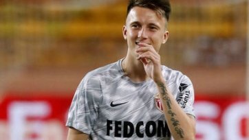 Фото: ReutersВ числе 19-ти футболистов нашлось место и российскому полузащитнику Александру Головину.
