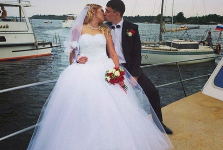 Александр Логинов и Маргарита Яростова, фото: https://zvezda-fc.ru/43416-lichnaya-zhizn-biatlonista-aleksandra-loginova.html