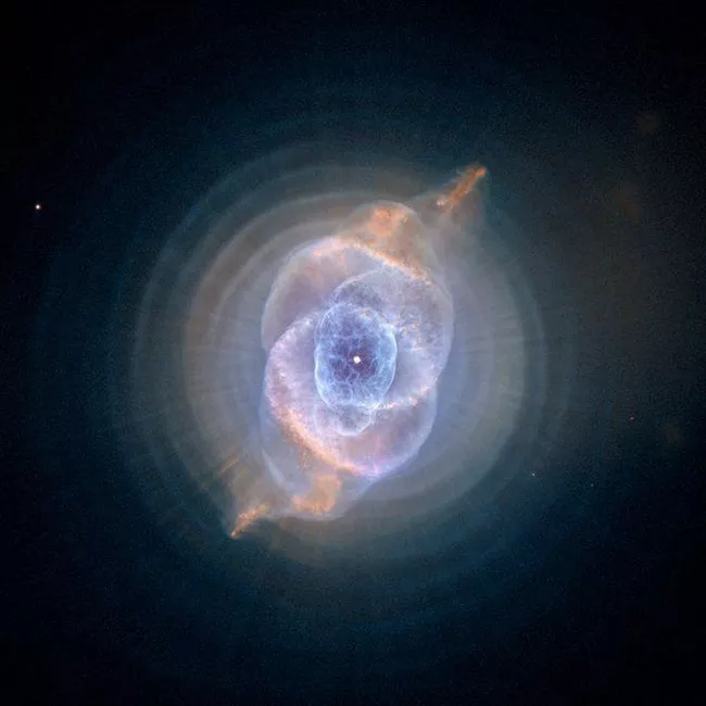  Photo: ESA, NASA, HEIC and The Hubble Heritage Team (STScI/AURA)