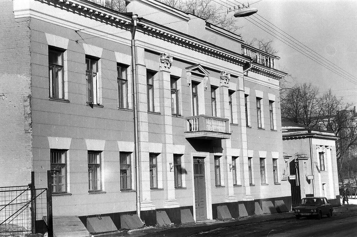 Дом на Казакова Я  родилась в коммунальной квартире на улице Казакова, 25. Это был  1954 год.-7