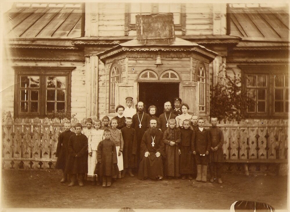 Церковно-приходская школа первых лет ХХ века (село Енкаево Кадомского уезда, сайт "Кадомское благочиние")