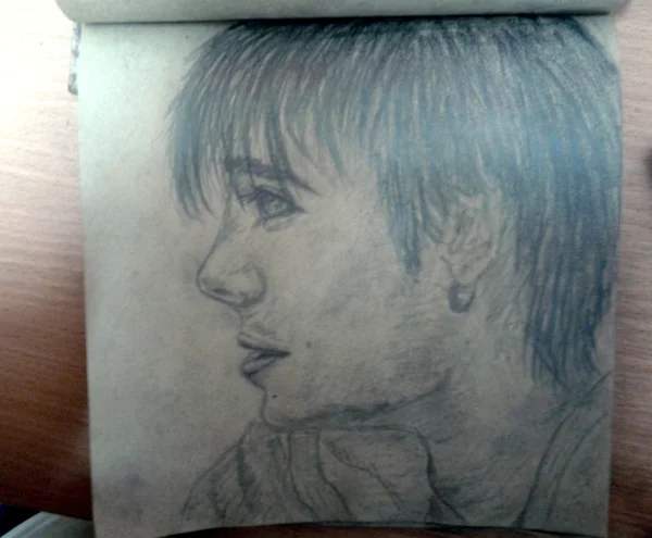 Я рисую, я тебя рисую, я тебя рисую, сидя у окна....(с)