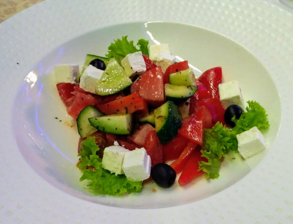 Приготовить салат греческий в домашних условиях