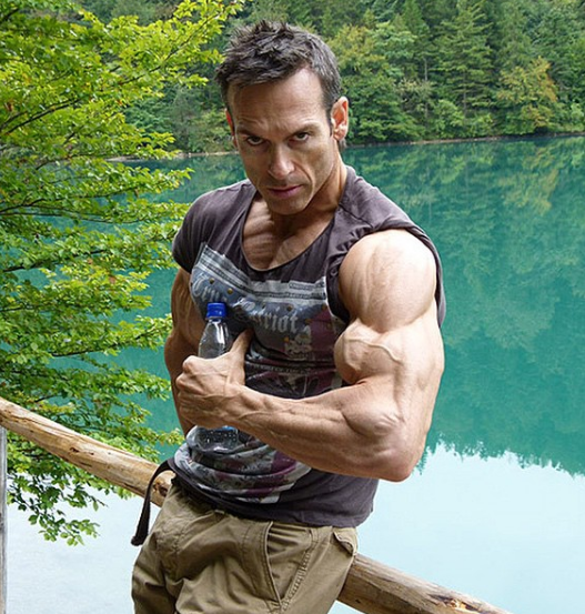 Фото кадр: www.instagram.com/helmut.strebl