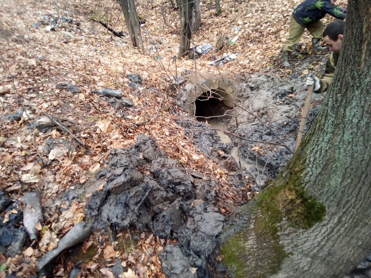 Нашли заброшенное подземелье \ Откопать километр подземных путей