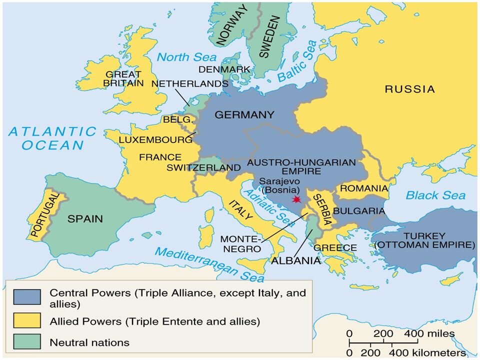 1914-1915 годы. Антанта (желтым цветом) Центральные державы (серым цветом)
