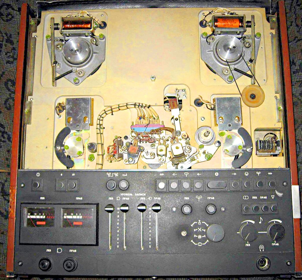 Магнитофон идель 001-1 стерео. Магнитофон идель 001. Магнитофон идель 001-1 стерео. Магнитофон идель 001. Магнитофон идель 001-1 стерео.