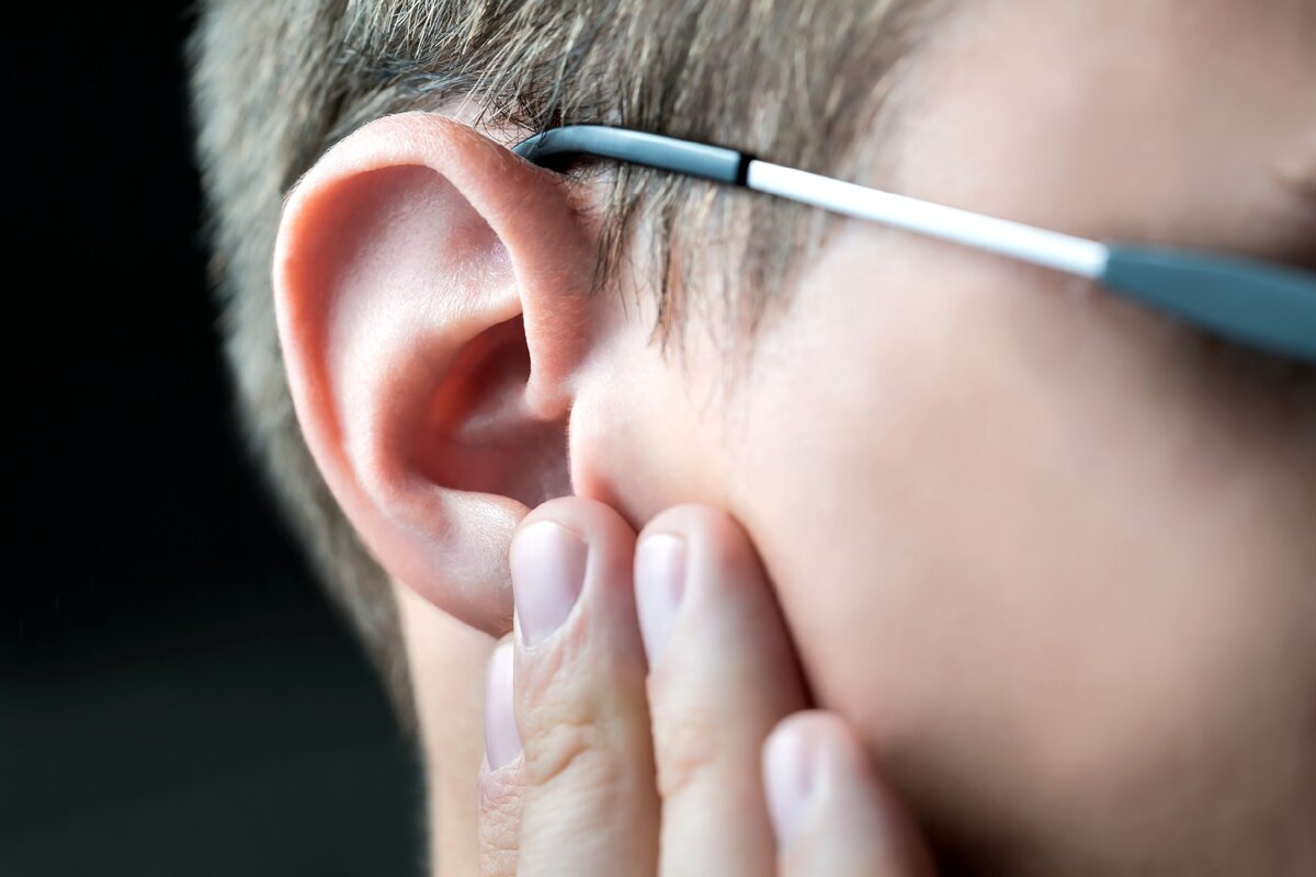 Расстройство слуха