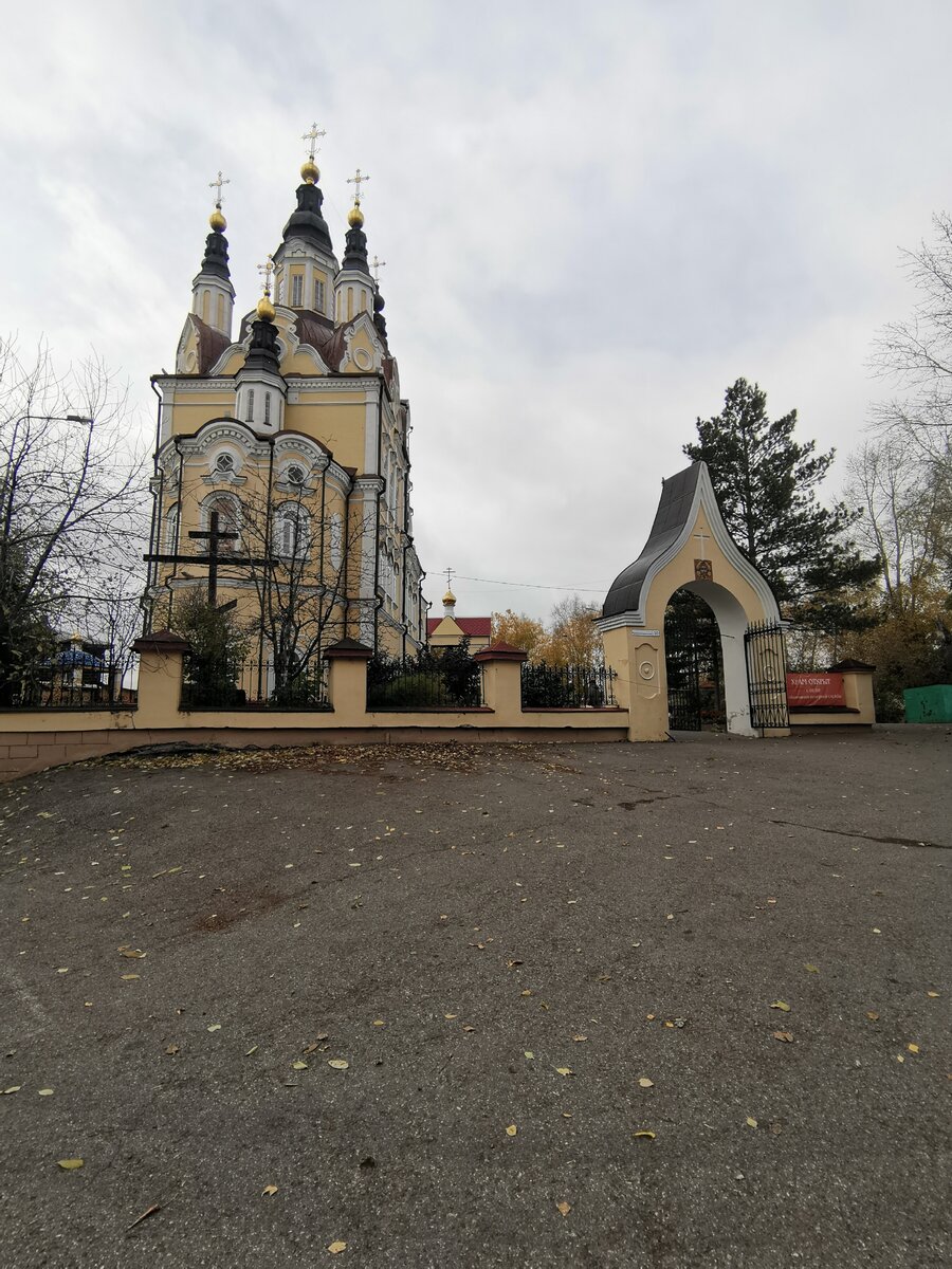 Вид от входа. 