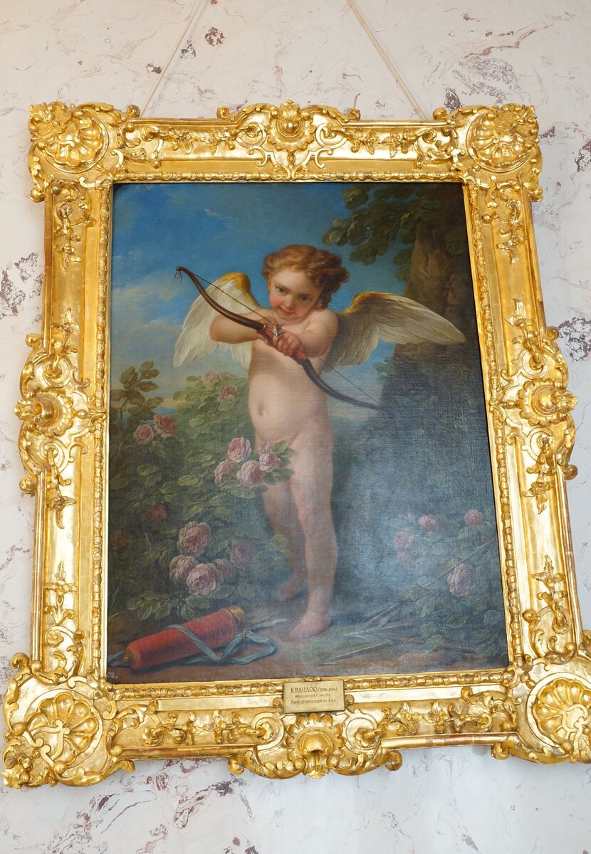 1.Смотрим на картину, стоя ровно напротив неё