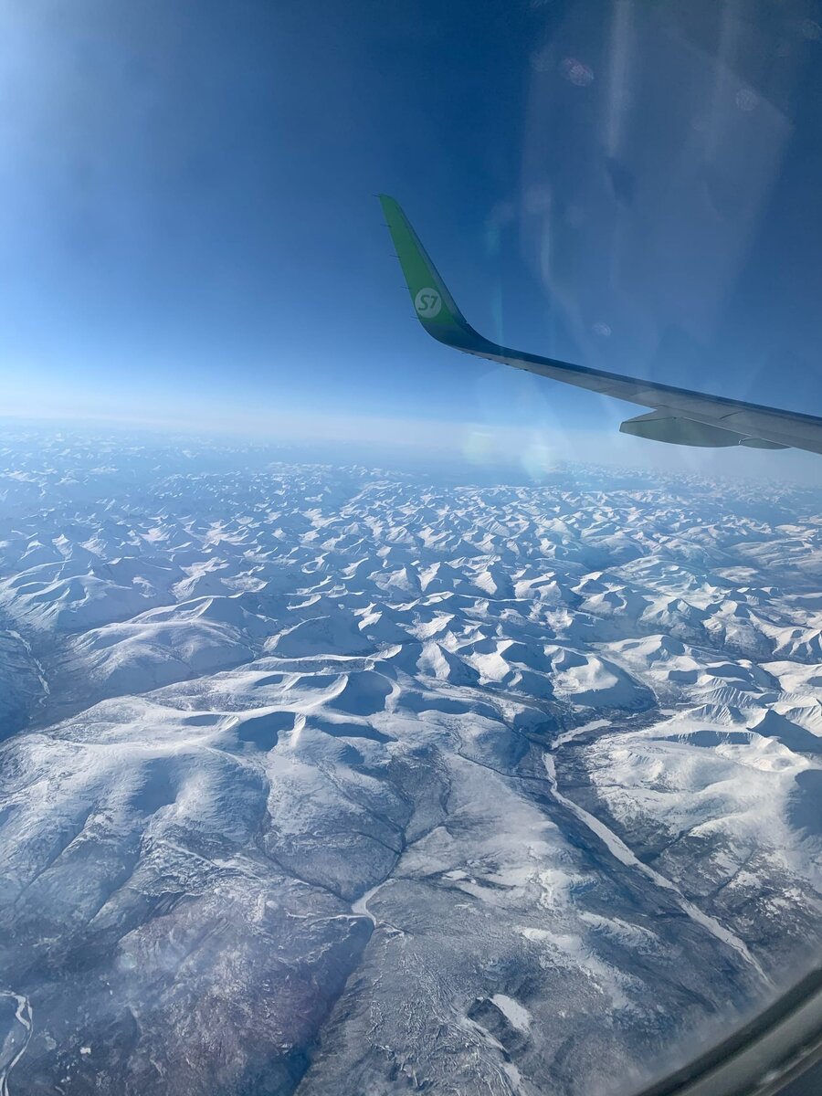 Люблю разглядывать пейзажи с окошка самолета)