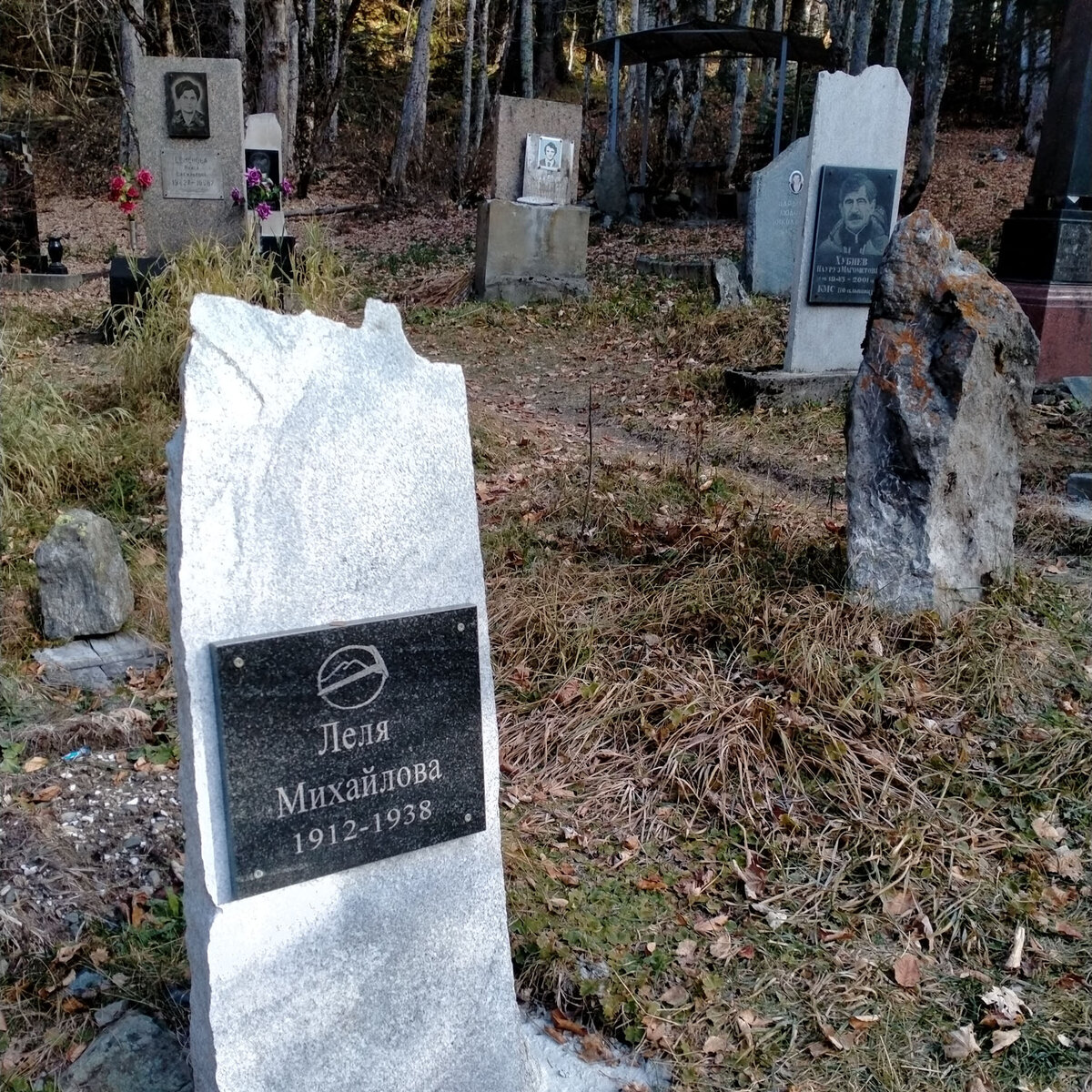кладбище альпинистов в домбае