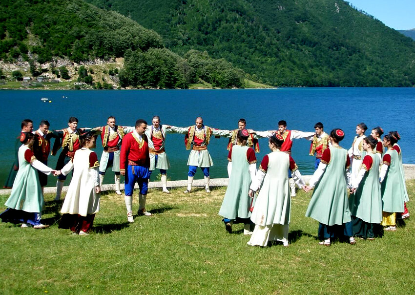 Люди в черногории
