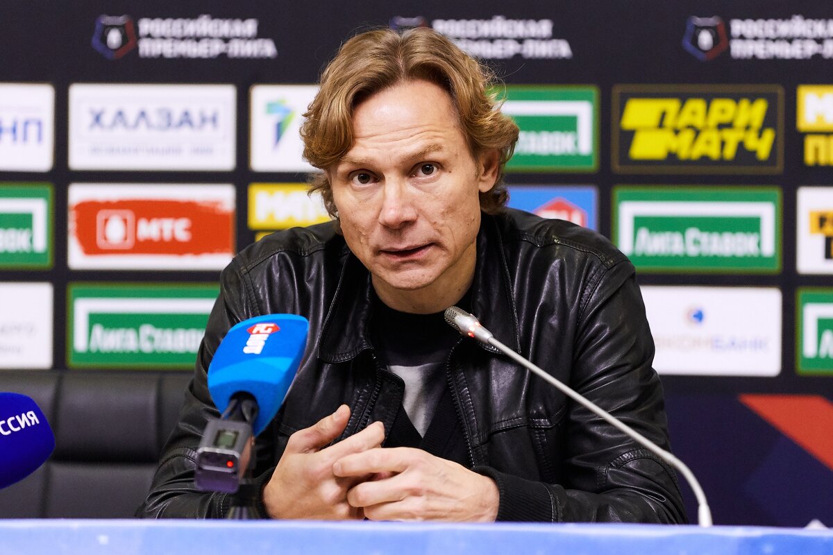 Валерий Карпин.Источник:https://goo.su/6rYD