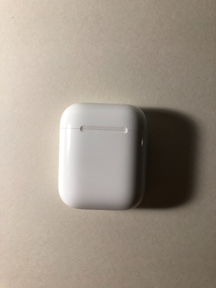 AirPods 2 (цена: 10 000 - 11 000) 