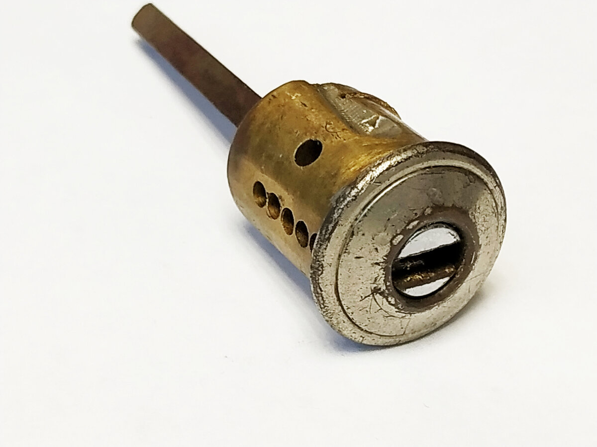 Старый цилиндровый механизм автозамка. Отлично сохранился!