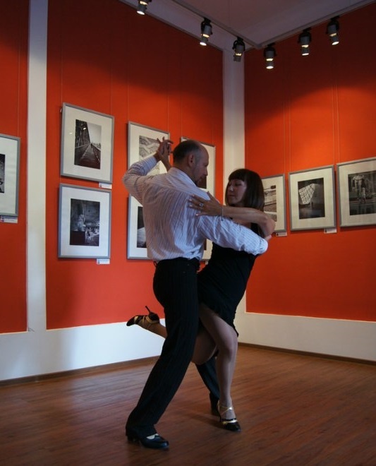 "Я опускаю голову только в одном случае - чтобы полюбоваться своими туфлями"