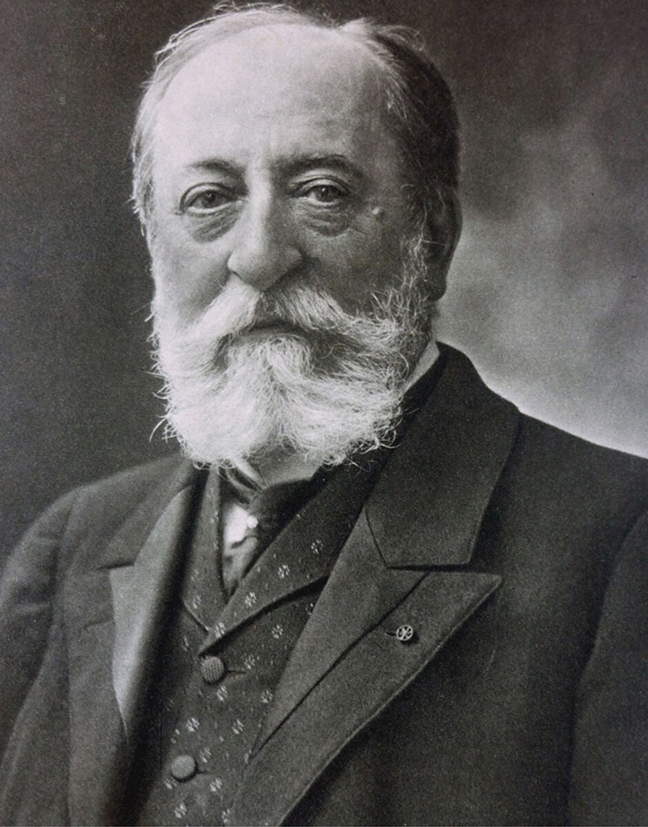 Шарль-Ками́ль Сен-Са́нс; 9 октября 1835, Париж — 16 декабря 1921, Алжир; похоронен в Париже — французский композитор, пианист, органист, дирижёр, музыкальный писатель и общественный деятель, педагог.